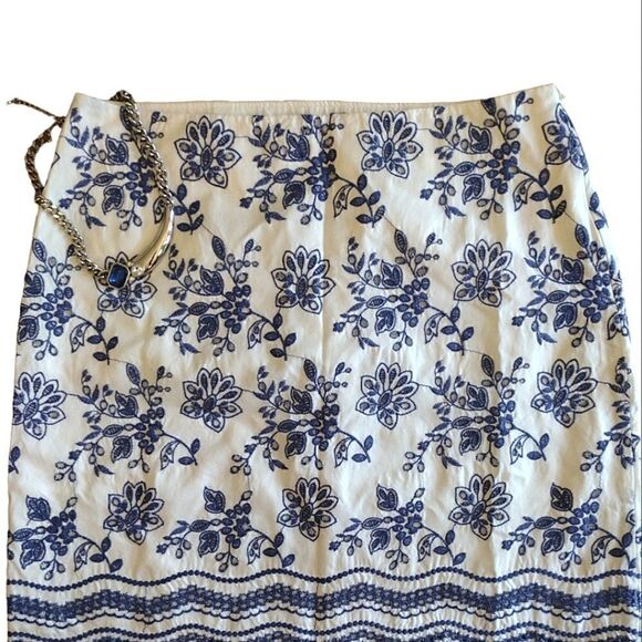 LOFT White Blue Floral Embroidered Lined Mini Shift Skirt Size 10P - Picture 4 of 15